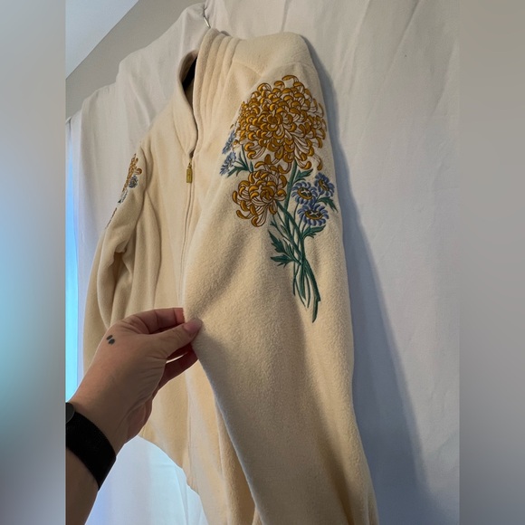 Bob Mackie Elegant Cream Teddy Jacket with Embroidery Vintage Wearable Art - Picture 3 of 6